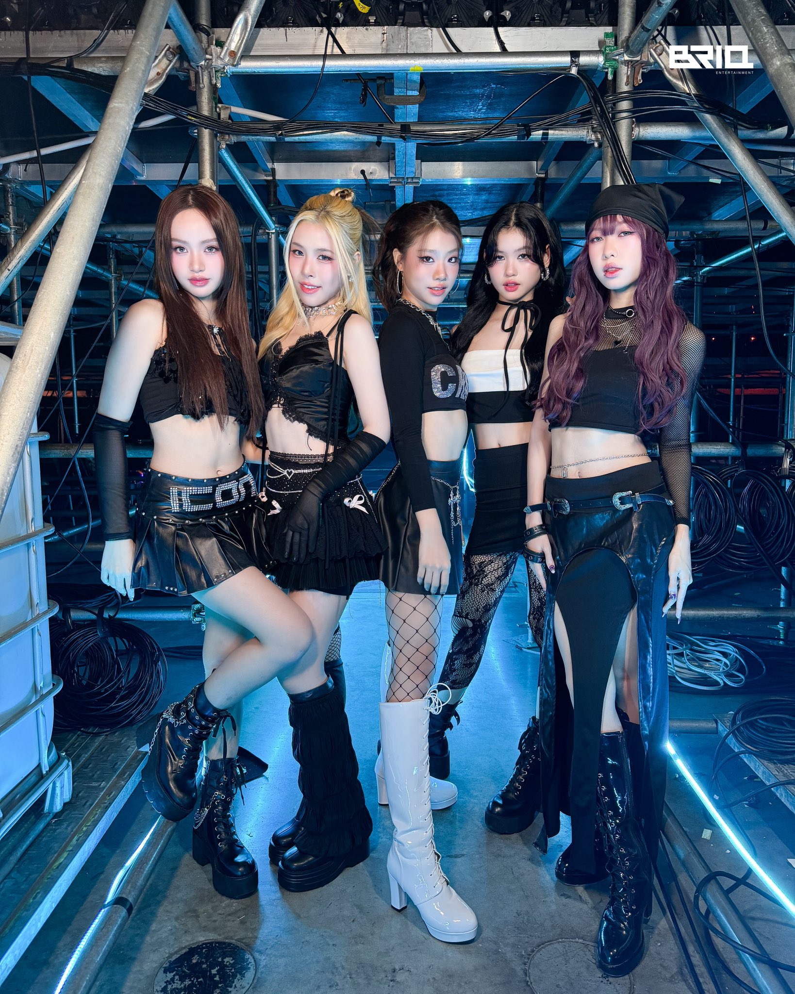 GZwDCAYbgAA7aN-?format=jpg&name=large