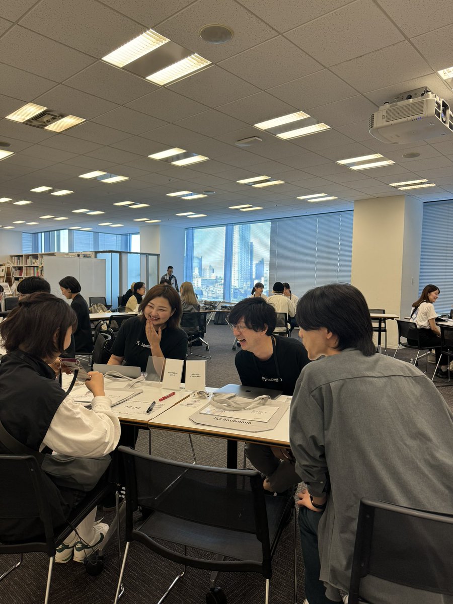 rh1011_'s tweet image. Designship Students✨

hacomonoデザイナーと、学生の皆さんとのコミュニケーションが始まりました！

#Designship2024 #hacomono