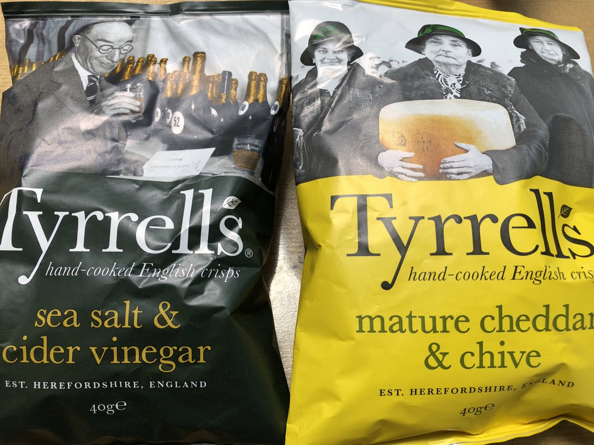 UKLondonWalker's tweet photo. ついつい買ってしまうcrisps、、、イギリスtaste、個人的にはおすすめしてます🇬🇧😋 https://t.co/uogukZv4ln