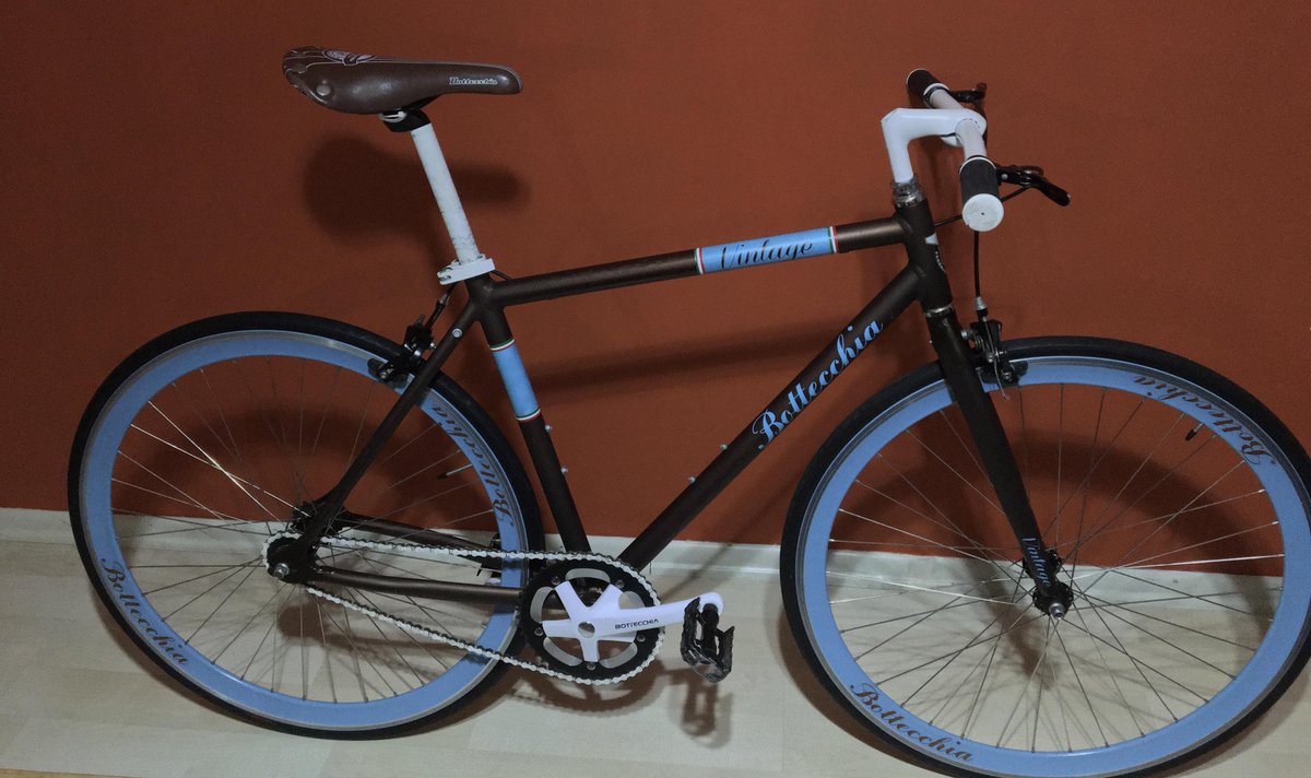 BikesHeaven's tweet photo. How much is a fair price for this bike? I couldn't find one in used condition. [by s1mpletense]
  
 #roadBike #cycling https://t.co/8t4tJc5z86