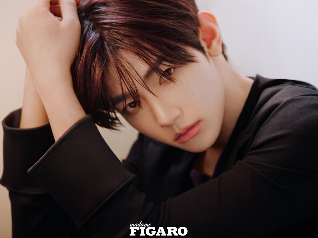 ZB1_official's tweet photo. #ZEROBASEONE #ZB1 #제로베이스원
#ZHANGHAO #장하오
#MadameFigaro #费加罗 https://t.co/lHs8qQCcCc