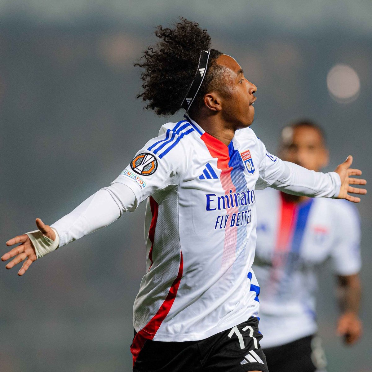 olandco69's tweet photo. Les gars on a besoin de vous pour que OL&amp;Co prenne en visibilité 🔥

On vous demande si vous le voulez bien de RT, FAV et surtout mentionnez des personnes.

Merci à tous se qui le feront ♥️💙

#TeamOL https://t.co/Qijfh2SpFo