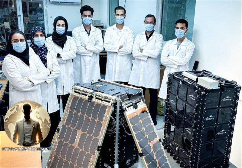 LadyAfro17's tweet photo. 13 ottobre 2024, Iran-Russia
IL SETTORE SPAZIALE IRANIANO È PIÙ AVANZATO DI QUANTO SI PENSI
L'#Iran ha inviato due satelliti sviluppati privatamente, #Kowsar (agricoltura di precisione/mappatura) e #Hodhod (comunicazioni IoT), alla #Russia per il lancio nell'orbita terrestre, segnando una pietra miliare nella crescita del settore spaziale privato dell'#Iran.
#13ottobre #Iran #Medioriente
#EurasiaNews #Russia
https://t.co/y2RvT0RYN6