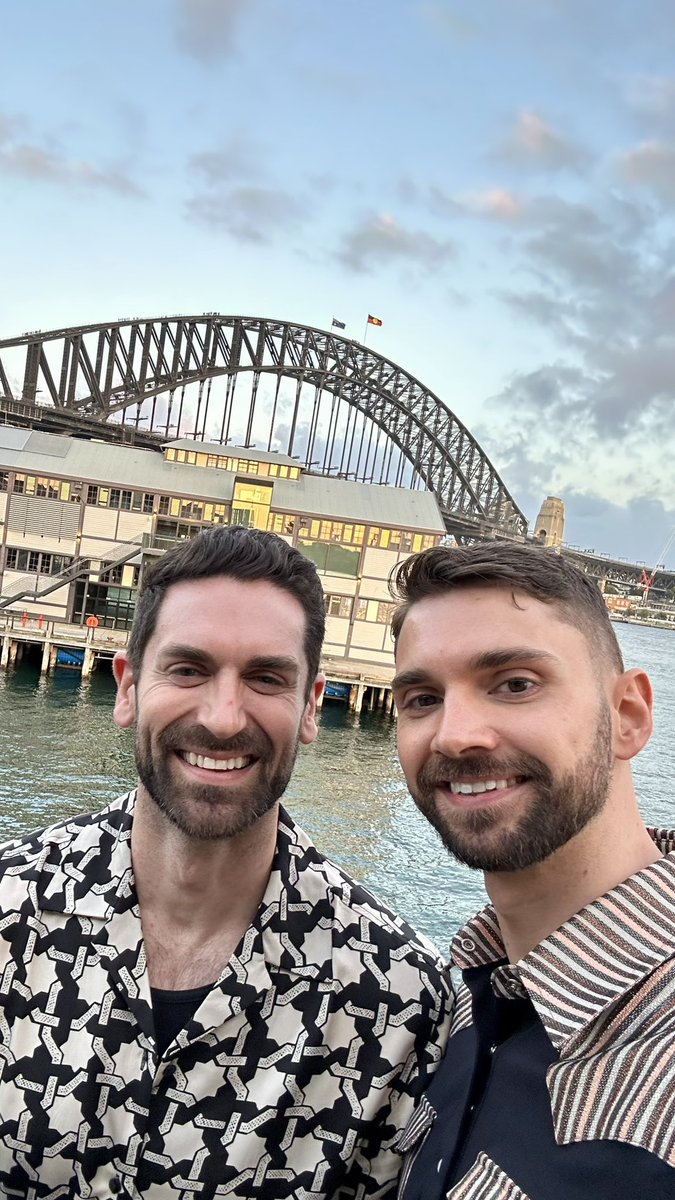 Jubbb's tweet image. Sydney side up