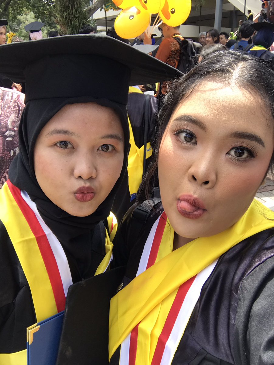 chatroom2015's tweet photo. temen luntang luntung seperbimbingan https://t.co/qPXkr7JA3E