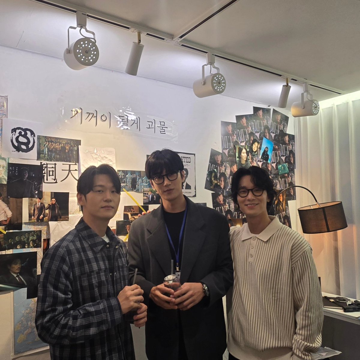 NYNAME_2026_5TH's tweet photo. 2024.10.13 안보현 배우님, 이학주 배우님, 장률 배우님  방문해 주셨습니다. 감사합니다. https://t.co/TaSzZJu7Rh