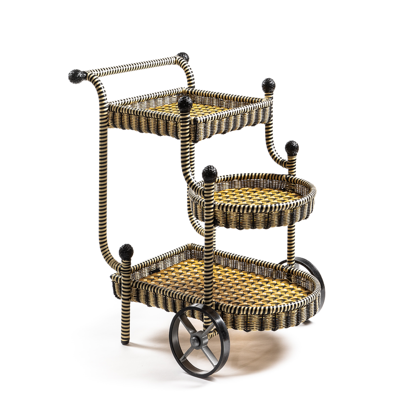MC_UK_offical's tweet image. Rounding off the Aurora Artisan showcase is the Courtyard Bar Cart!
Featuring a stable design of three platforms for your refreshments and equipment, you can feel comfortable serving your guests in style!

 #AuroraArtisan #HomeEntertaining #StylishServing