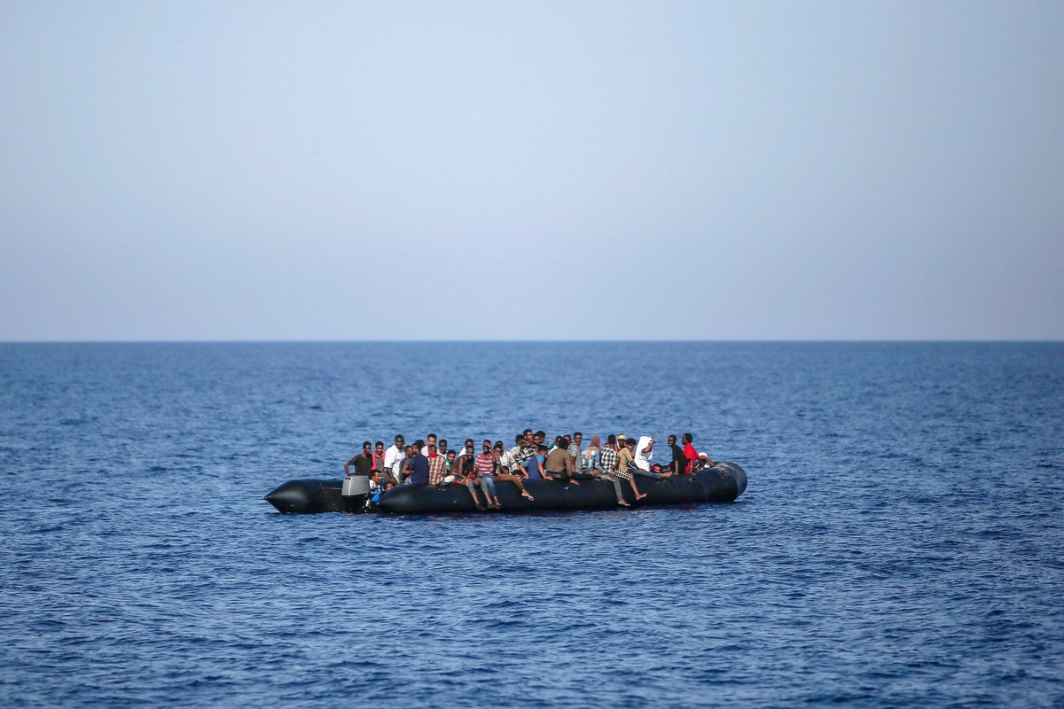 raymerichp's tweet photo. Sense discussió seriosa, la immigració  omple de vots el sac de l'extrema dreta, la dreta la copia i l'esquerra dubta què ha de fer. La immigració enrareix la política europea https://t.co/vax0W5nJyX https://t.co/KYwWCMhKcL