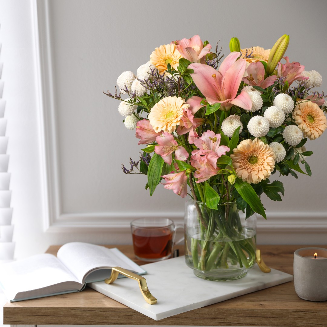 Self-care Sundays are all about finding peace and tranquility. A touch of floral beauty can make all the difference. 🌷🧘‍♀️ 

Do you have a Sunday routine to reset?