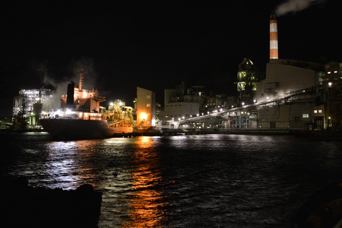 本日13日、客席「飛鳥II」の大船渡港停泊（一泊）に合わせ、太平洋セメント大船渡工場に夜間ライトアップをしていただくことになりました✨

今晩は飛鳥IIと太平洋セメント大船渡工場のコントラストをお楽しみ下さい😄

#大船渡　#大船渡市