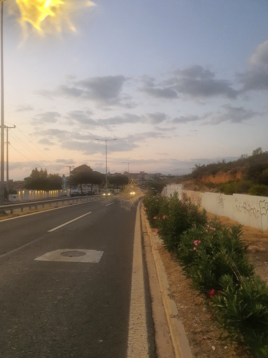 gpsaropouli's tweet photo. Για τις κατηφόρες όμως δεν λέτε τίποτα #long_run #running #AMA2024 https://t.co/4siukgh2Wt