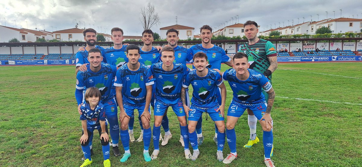 Comienza la segunda parte ⚽️

#OlivenzaFC 1-0 <a href="/PueblaEF/">E.F. Puebla de la Calzada</a>