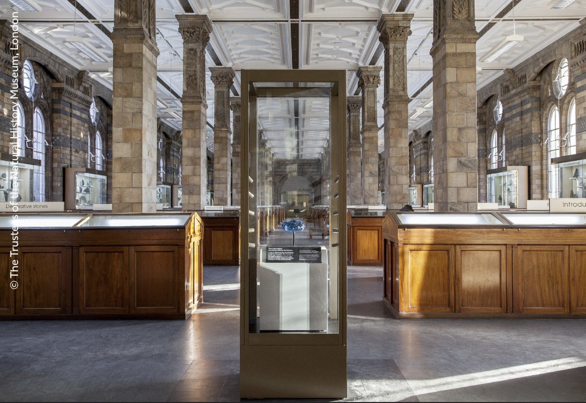 Have you seen this dazzling stone before? Find it in our Minerals gallery, alongside sparkling gems and raw minerals. ✨