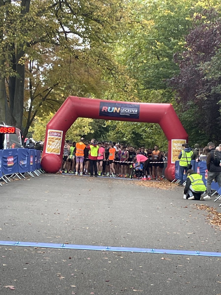 adw2425's tweet image. The Run Leicester event for ⁦@LOROSHospice⁩ will start in 5 minutes. Car supplied by Sturgess.