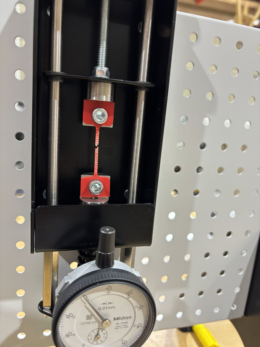 Charterhouse_DE's tweet image. Students are being stretched in Design Engineering today! They are learning how to test different materials. @charterhousesch @MatrixTSL #materialtesting