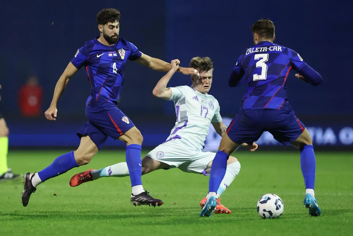 OlivierInvest08's tweet photo. 🆕 Duje #CaletaCar🇭🇷 et Tanner #Tessmann🇺🇸 ont tous deux remporté leur match international ce samedi soir avec leur équipe nationale respective! 👏
▫️Le défenseur #croate a disputé l’intégralité de la rencontre pour une victoire 2-1, alors que le milieu #américain, lui, est entré en jeu à la 64ème minutes de jeu.
https://t.co/r8n7qDFxl4