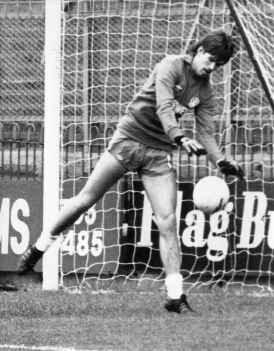 BFC_ExPlayers's tweet image. Happy 63rd Birthday today to former Pool goalie .... Jon Rush 

Hope you have a great day Jon !
👍😀🎂⚽️🥅🍊

#TopMan 
#Rushie
#LovedPlayingForThePool