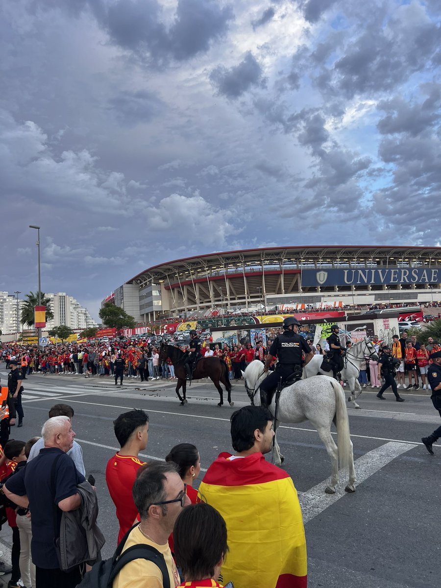 Mr_o_Mu's tweet photo. Después de todo lo que se ha movido en Murcia este último mes por “un simple partido de fútbol” de la Nations League, me mucha más rabia la oportunidad que hemos dejado pasar de ser sede del mundial. No tenemos estrategia y tenemos las miras muy cortas. Era nuestra Barcelona 92 https://t.co/yt4ZGfpraf