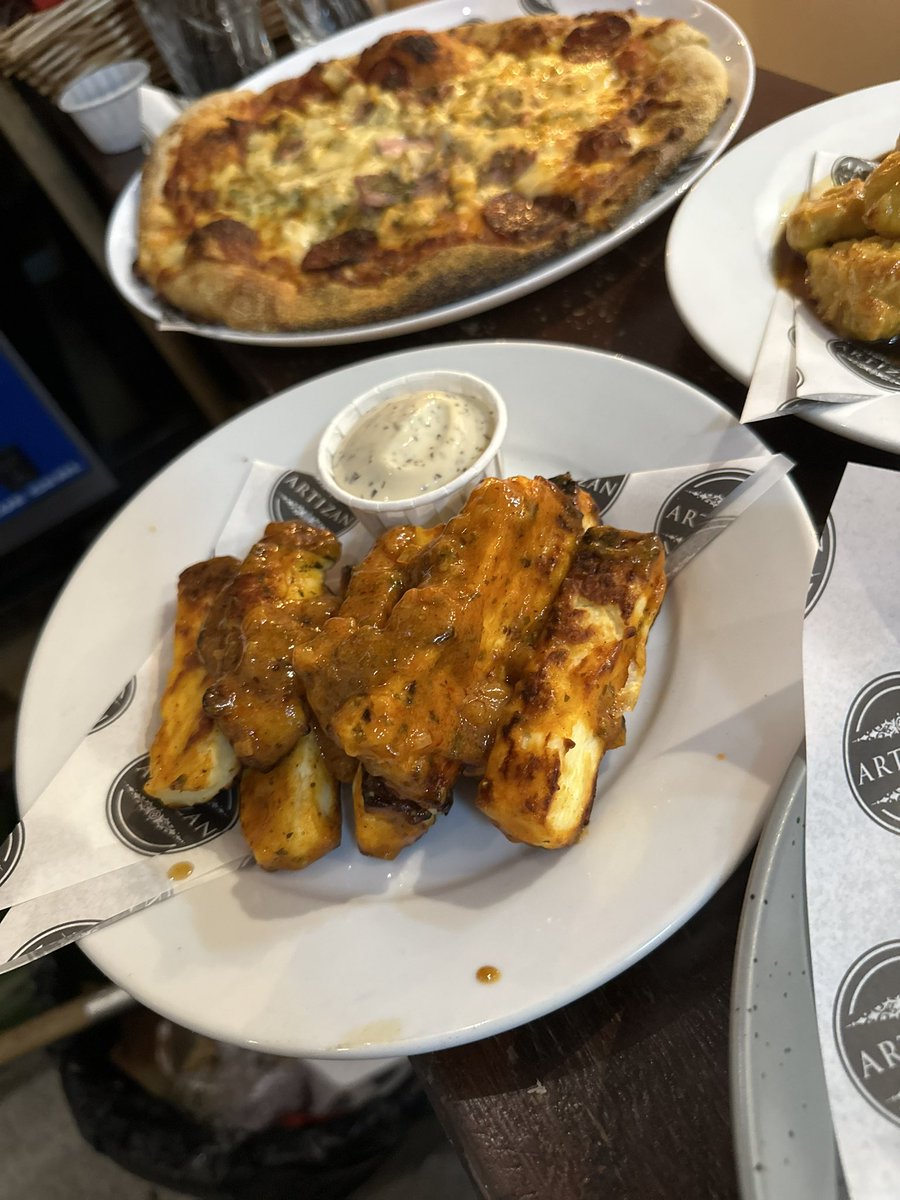 craigchurch555's tweet photo. Greatness is a road leading towards the unknown.

We are open from 12 and food 🥘 is served until 5.Slim pickings for sport today.The weekend is nearly over the new working week is on the horizon.Come and spend your Sunday with us we look forward to seeing you. https://t.co/ITM92A8C56