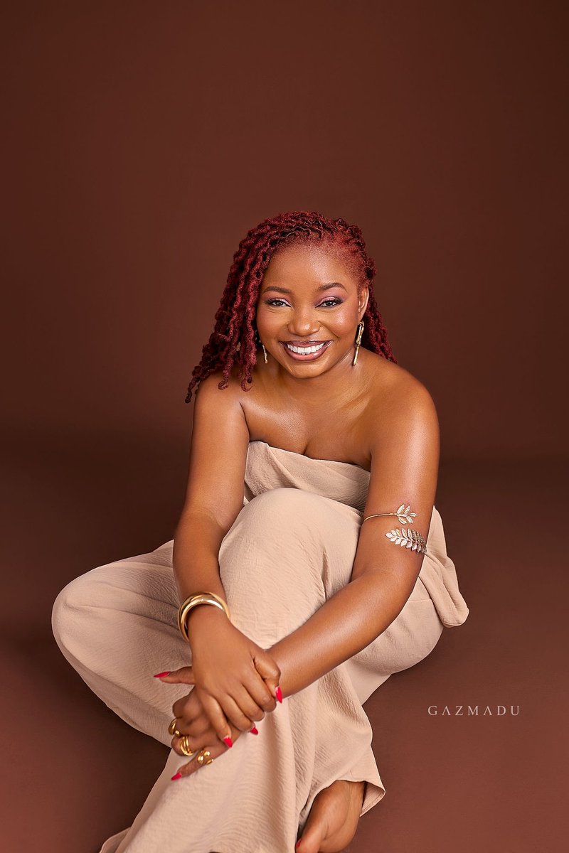 LoladeSowoolu's tweet photo. “He put a new song in my mouth, a song of praise to our God; Many will see and fear [with great reverence] And will trust confidently in the LORD.” Ps 40:3 (AMP)

First 40 done!
#13thOctober 
#thisis40
#gracegreatgrace https://t.co/6dYIBLvyGe