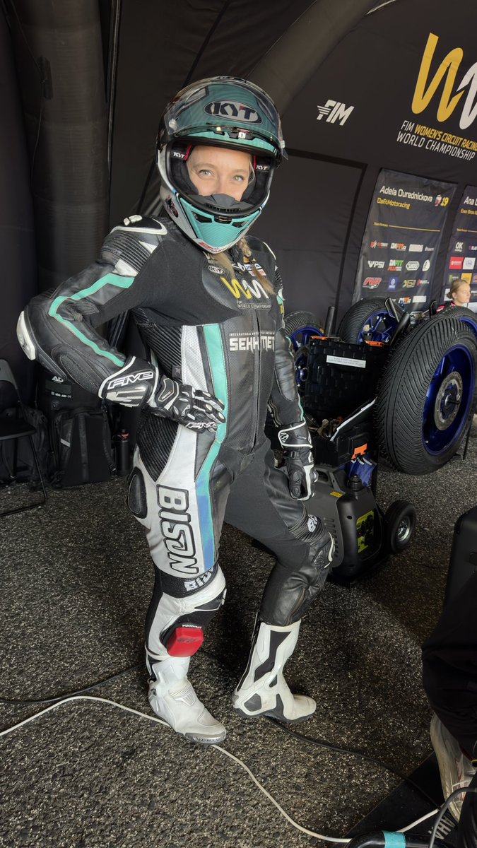 Now pose 💁‍♀️ 

P10 in WU for our <a href="/Mallory126/">Mallory Dobbs</a> 🏍️💨 

#WorldWCR Race 2 gets underway at 12.45 local time ⏱️ 

YouTube live &amp; free 📺🔗 youtube.com/@worldwcr?si=Z…

#SekhmetRacing #WorldWCR