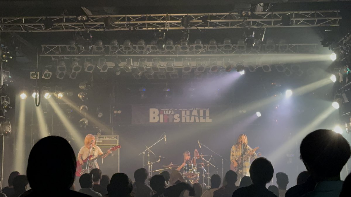 tops_inc's tweet photo. ⚡️SCRAMBLE12⚡️
七組目は、LOT SPiRiTS( @LOT_SPiRiTS )!!
福岡からLOT SPiRiTS!!
力強いロックな歌声と音が鳴り響いて盛り上がっています😎
残り2バンドも盛り上がっていきましょう✊
次は、My Peaceです!!
#SCRAMBLE12 https://t.co/tHuKYBNht0