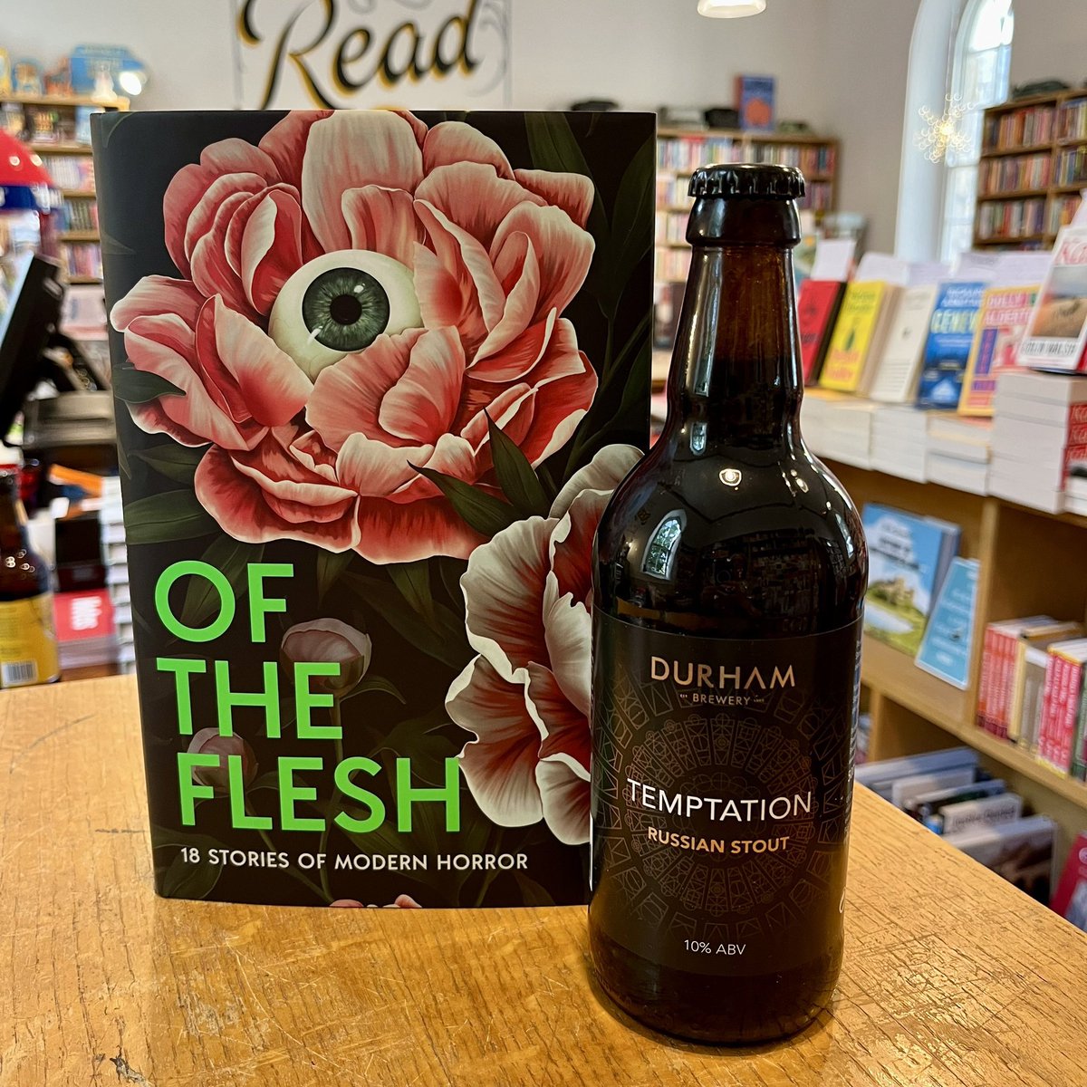 <a href="/ForumBooks/">Forum Books + the bound + The Accidental Bookshop</a> <a href="/booksaremybag/">Books Are My Bag</a> 🍺 Durham Brewery: Temptation – Russian Stout (10%)

📕 Of the Flesh: 18 Stories of Modern Horror: Susan Barker et al.

With complex notes of anise &amp; blackberries, this beer mirrors the tension &amp; depth of the stories, drawing you in deeper with each sip.

craftbeernewcastle.co.uk/books-n-beer-p…
