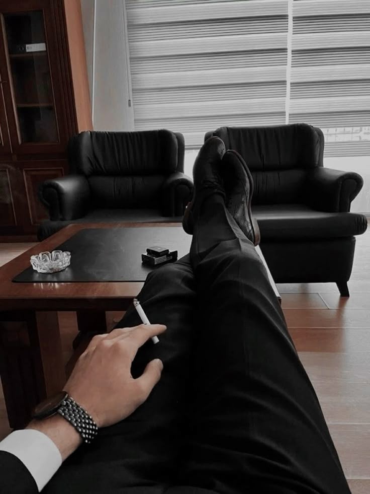 windrisesd's tweet image. —  Kenzo, 27.
professor universitário.

— after sex, you smoke. it's a rule.