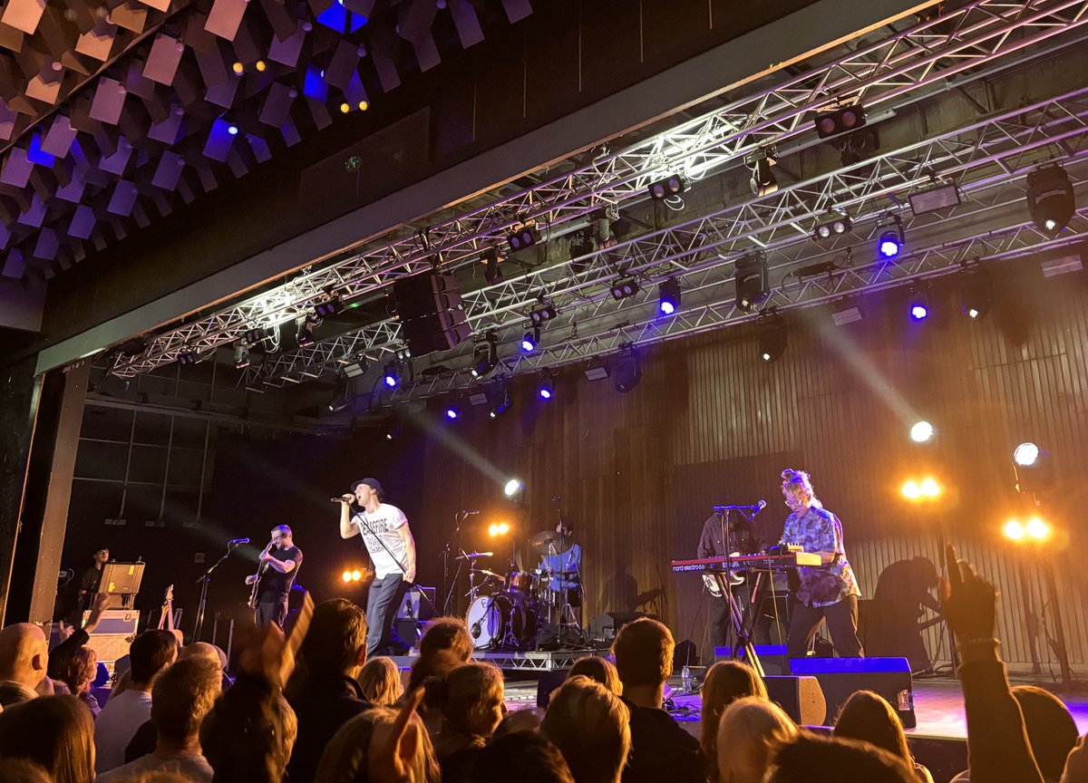 Maximo Park on top form once again last night in Manchester.

I’ve lost count on how many times I’ve seen them live, but still as incredible as ever.

<a href="/maximopark/">Maximo Park</a>
<a href="/paulsmithmusic/">Paul Smith</a>