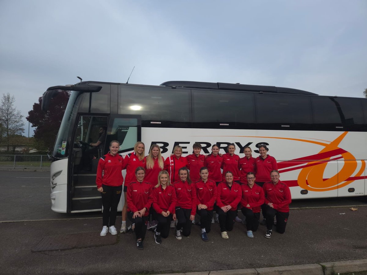 LydeardLadiesFC's tweet photo. And we’re off! Love a good away day ❤️🖤 https://t.co/fpiFYmV6No