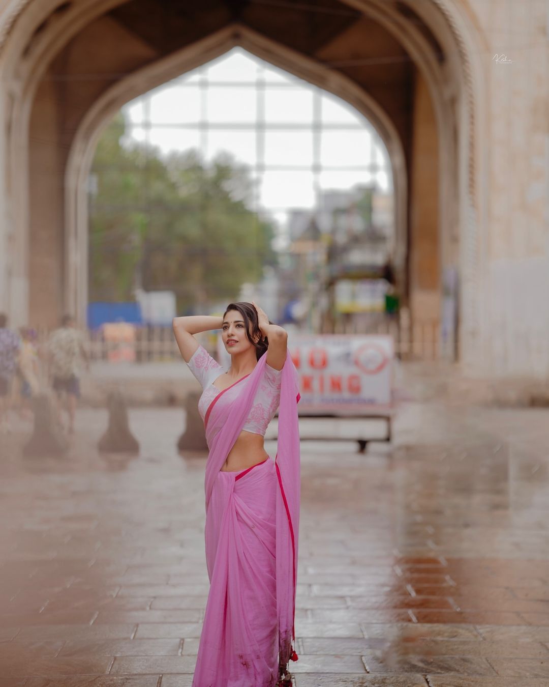 GZwkzASWgAo_quw?format=jpg&name=large