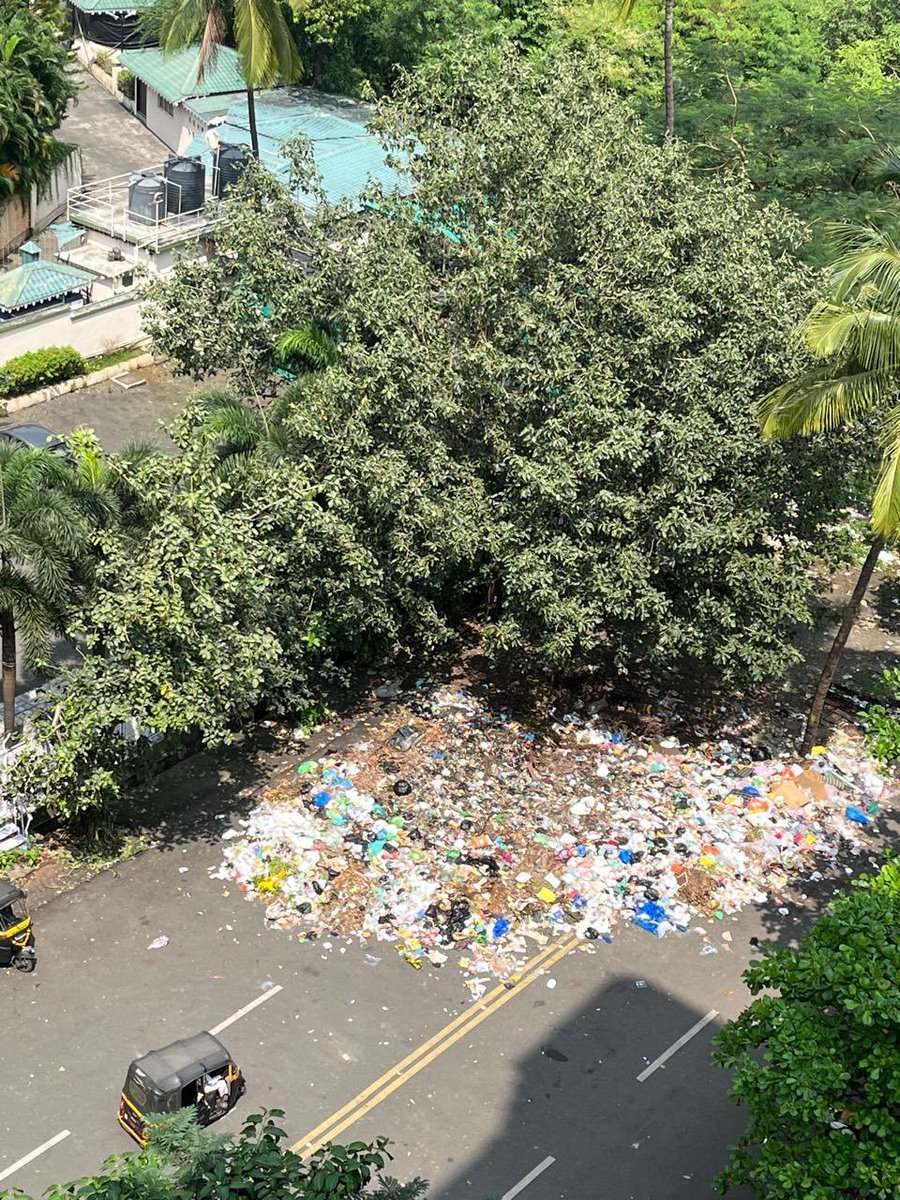 QueenofThane's tweet image. Our City is becoming a dumpyard due to :
1. LACK OF DUSTBINS 
2. LACK OF DUMPING GROUND 
3. LACK OF CIVIC SENSE IN CITIZENS 
4. LACK OF GHANTA GADI 
Dear @TMCaTweetAway request you to fulfill the 1,2,4 points. #thane #mumbai