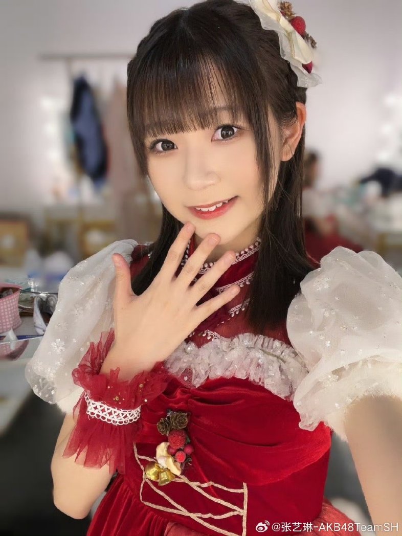 SHThaifans's tweet photo. 〖 Zhang YiLin 〗Weibo 121024
#จางอี้หลิน
#张艺琳
#ZhangYiLin
#AKB48TeamSH https://t.co/gg6J3vv2S9