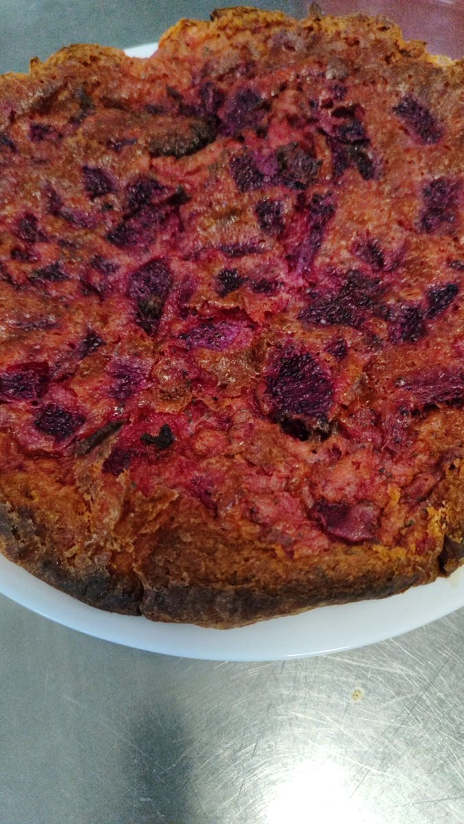 mochanagreen's tweet photo. Aunque hoy no es un vídeo como en otras ocasiones, Antonio Coca nos vuelve a sorprender con este espectacular bizcocho que tiene como base la pitaya. 

350 gr. pitaya
110 gr. mantequilla 
4 huevos 
120 gr. azúcar
150 gr. harina 
2 gr. sal .

#cocaysuspitayas https://t.co/5ZTkdh0Fy8