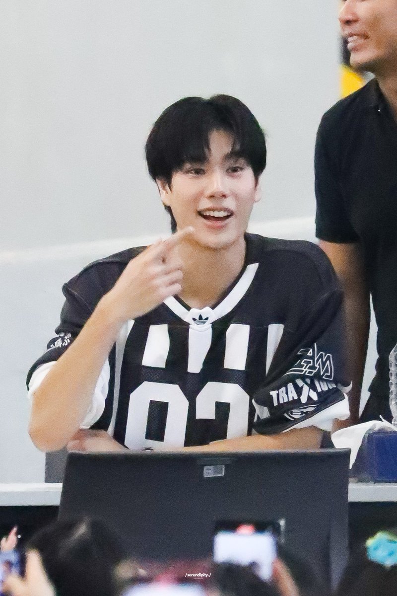 ยัยแมวน่าร้ากมากเลย 🐱🤲🏻

PONDPHUWIN BOOKEXPO24
#BookExpo2024xPP #phuwintang