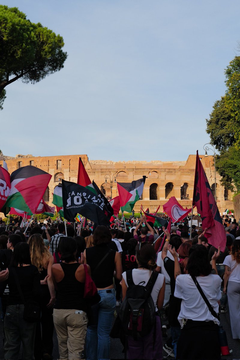 liborioconca's tweet photo. sabato 12 ottobre, roma, per la palestina e la fine dell'aggressione militare israeliana https://t.co/UUNU6VU0UY