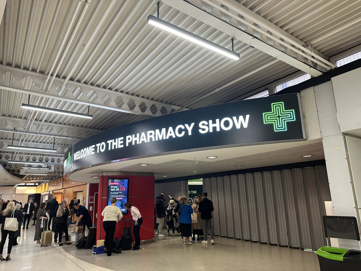 💚💚 Pharmacy Show 💚💚

<a href="/PharmUnivBath/">PharmUnivBath</a> at the pharmacy show today and tomorrow 

Why not pop along and speak to us about #postgraduate #pharmacy #education 

#PGCert #PGDip #MSc #short-courses