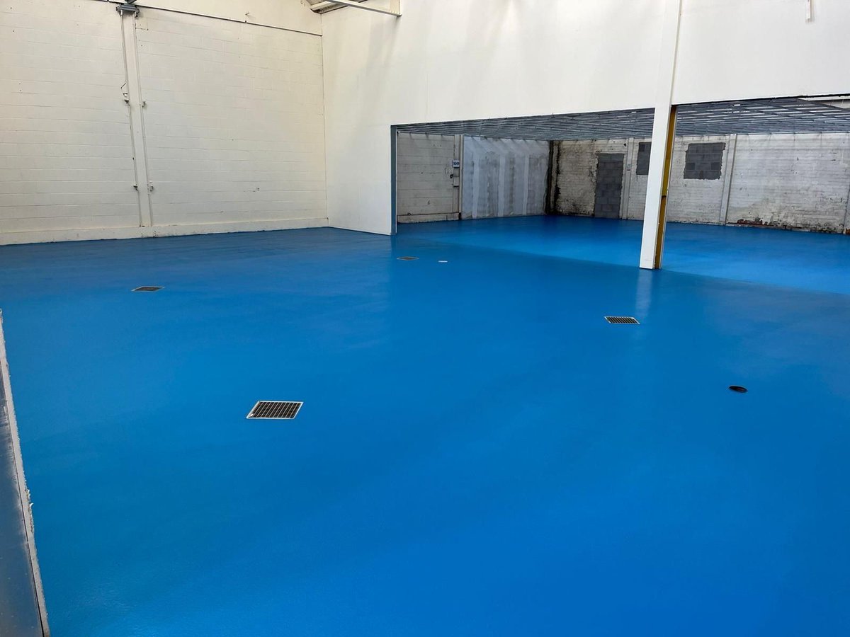 🔪 New 480 sq mtrs 6mm RT polyurethane screed for a commercial butcher in Shrewsbury! Seamless, hygienic, and hard-wearing resin screed in Chelsea Blue, completed in 5 days.

Upgrade your facility with PSC Flooring!

Learn more: bit.ly/3RGS2we 

#FoodGradeFlooring