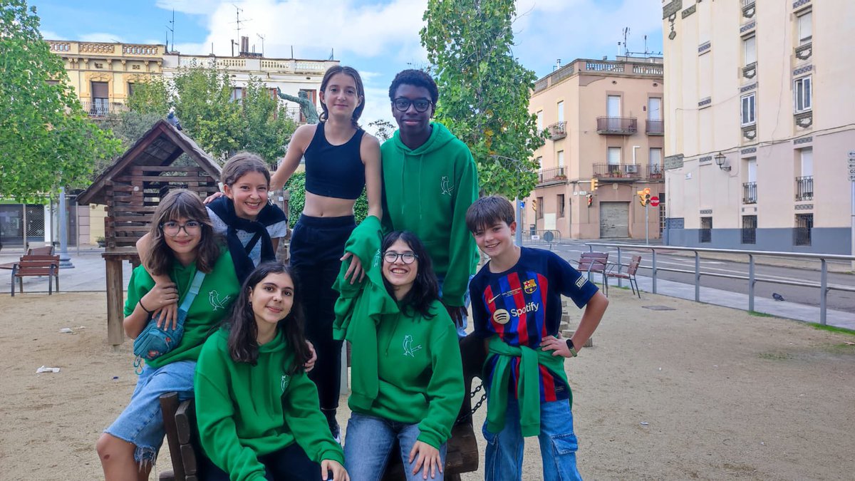 Coral Els Verdums 🦜 (@elsverdums) on Twitter photo Ahir tota la coral vam poder gaudir de la gimcana del <a href="/moute_igualada/">Mou-te Igualada</a> i ens ho vam passar molt i molt bé aprenent sobre la nostra ciutat.🤩
Gràcies per aquesta experiència!💚✨ Ahir tota la coral vam poder gaudir de la gimcana del <a href="/moute_igualada/">Mou-te Igualada</a> i ens ho vam passar molt i molt bé aprenent sobre la nostra ciutat.🤩
Gràcies per aquesta experiència!💚✨