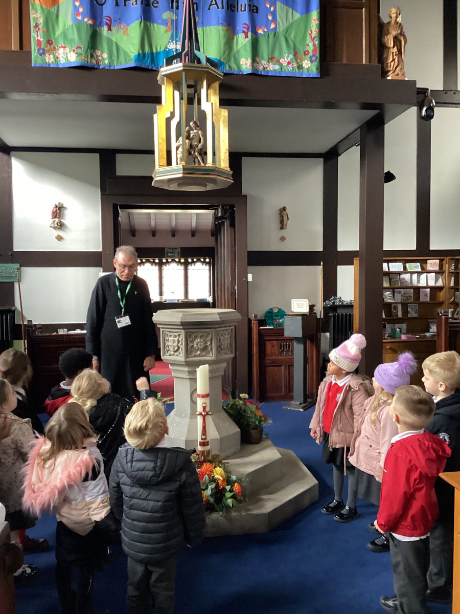 BibbyMrs's tweet photo. Reception visited church on Friday for a tour by Father Michael. The children enjoyed telling Father Michael bible stories they had been learning about and asking questions. @StJamesCEsth #REStJames https://t.co/pIzDWJceBp