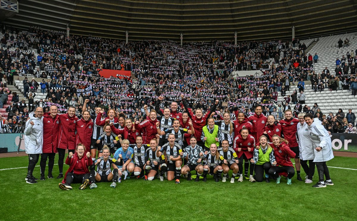 NUFCWomen's tweet image. UNITED. 🖤🤍