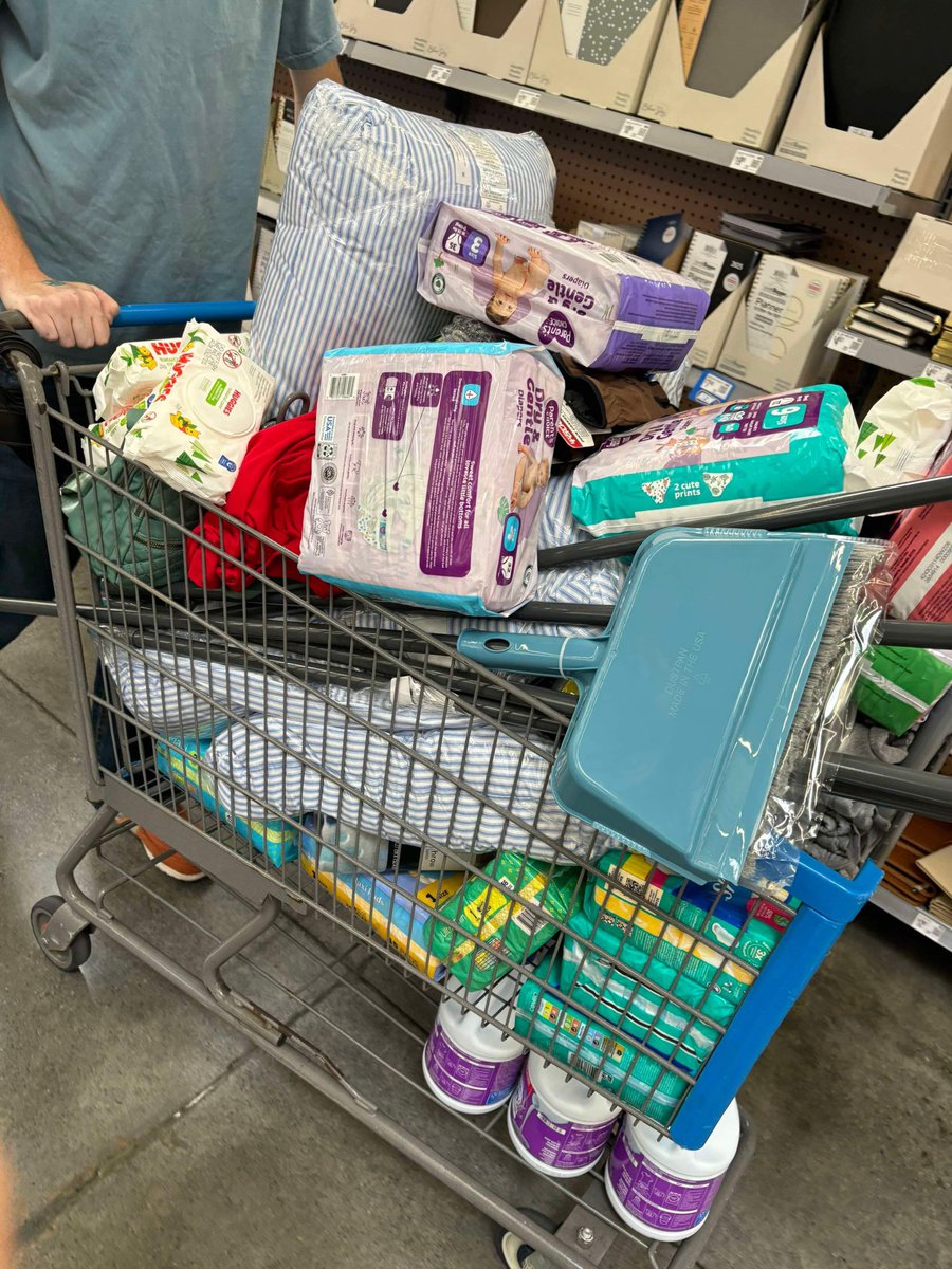 MountainMama988's tweet photo. Got the gang from @LPTNAppalachian activated with another wave of relief funds from @LibertarianAid . The team called region-wide before shopping to make sure the right places got the right supplies. 🦾🔥 @ItsBristolBaby and The Bible Way Tabernacle - thank you for your teamwork. #appalachianstrong #helene @LPTN1776