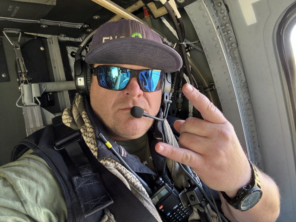 ImFiredUp2's tweet photo. Time to do some patriot shit. Western N.C.
Blackhawk style. Let’s Goooo🇺🇸🇺🇸🇺🇸 https://t.co/4MQpz3Qbgq