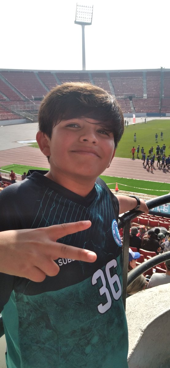 Hoy mi padre Isaac Walter Mally Leiva esta de cumple. Nos dejó el 4 de julio de esta tierra. En su honor su nieto Lucas, juega en el Estadio Nacional por la Academia Metegol. Con el balón girando celebro tu cumple viejo mío. En la cancha se ven los mejores.
