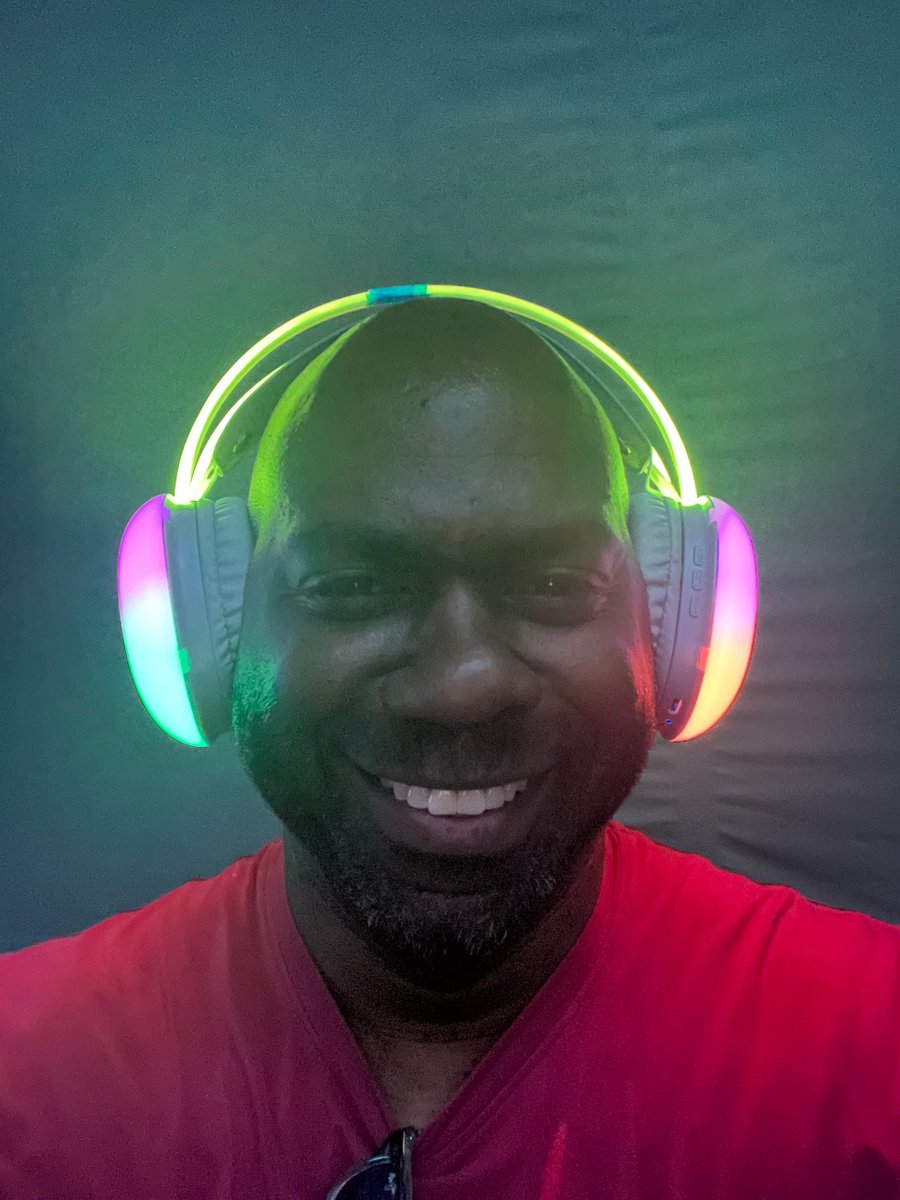 FlipSwitchVR's tweet image. 🔦 Saturday Spotlight 
Meet Anthony Carey, the visionary behind FlipSwitch VR! 

With a passion for tech &amp;amp; mentorship, he's brought immersive XR to KC. 💥 Proud to be progressive and community-driven.  

Book your session today!
▶️loom.ly/6i3mSMs
#SupportLocal #KC #VRFun