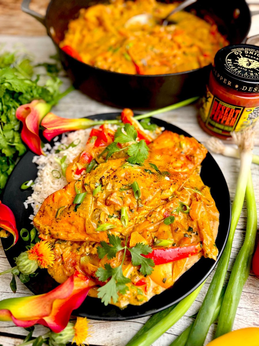 dishblock's tweet image. Check out this super simple Salmon and Bell Pepper Coconut Curry I made using Desert Pepper Trading Company Peach Mango Salsa!!  The delicious curry sauce has only 3 ingredients with layers of flavor thanks to the sweet and spicy salsa, a can of coconut milk, and curry powder…