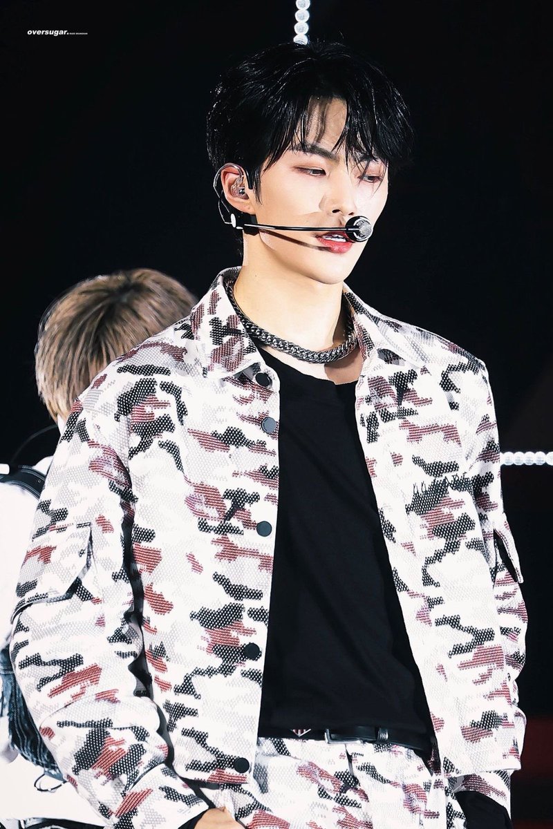 xnghanpics's tweet image. been waiting for his debut since smrookies (this day specifically) almost had him in nct then got him in riize for 2months and gone …