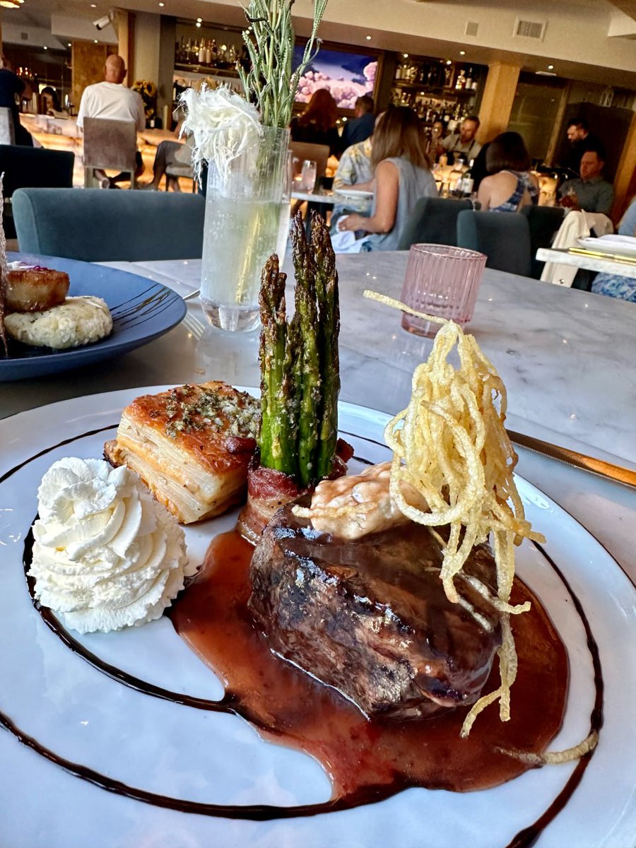 Enjoy a feast of sight and TASTE 🍽️✨ This steak is so delicious that every bite makes you feel happy. And the art of the platter, I can't bear to destroy it!
#Tesla #TeslaFSD #MSFT #NVIDIA  #Amazon #Tesla   #Apple  #AI