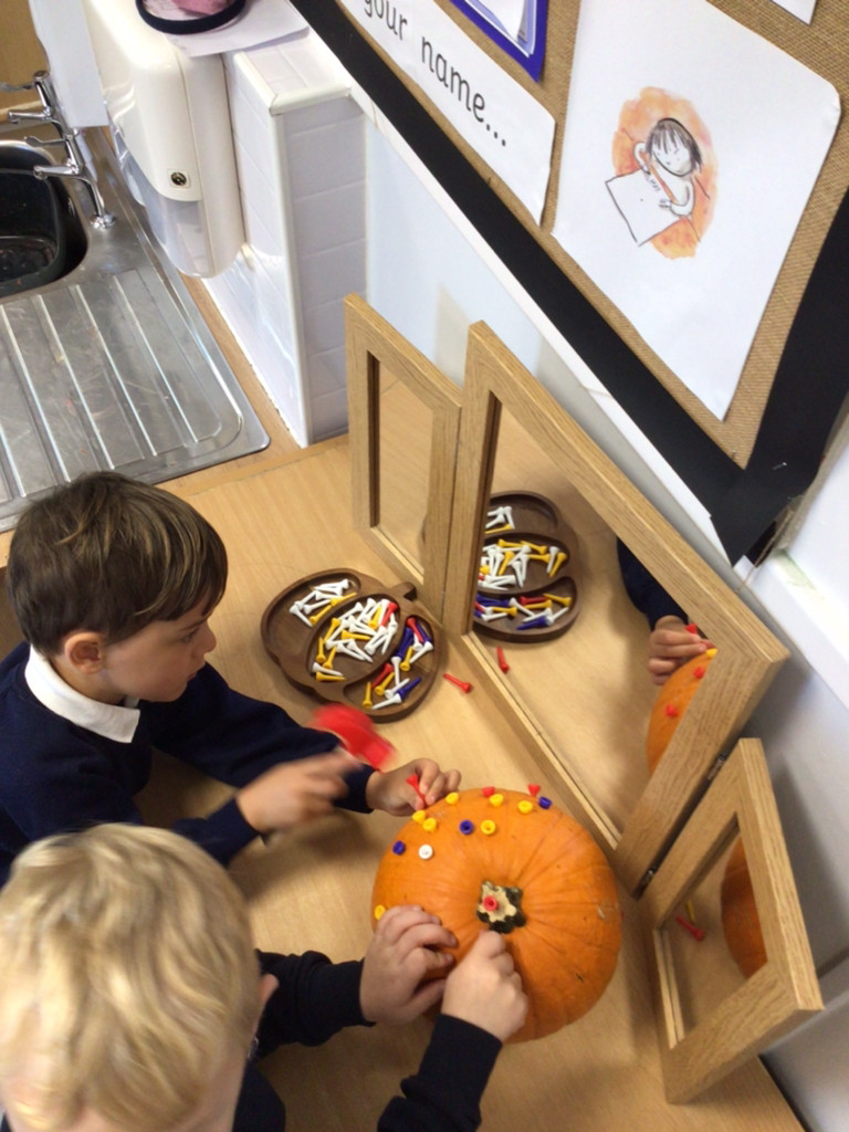 EYFSStMargaret1's tweet image. Reception have been inspired by Helen Cooper's 'Pumpkin Soup' this week. We begun the week using our fine motor skills to hammer the tees into the pumpkins. Lots of concentration and perseverance needed for this one! @HelenCooperbook #eyfs #eyfsprovision #qualitytexts