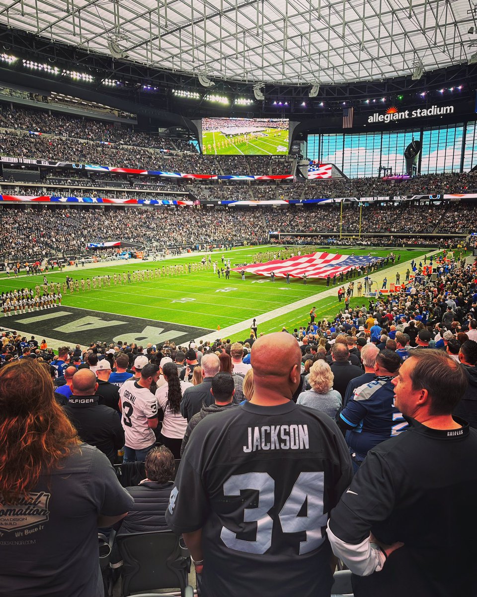 Due to my new job, I’m not going to be able to travel for any of the last 5 games. 

Section 119 Row 29

For sale:
🏈 Chiefs ($400 each)
🏈 Broncos ($325 each)
🏈 Falcons ($300 each)
🏈 Jaguars ($200 each)
🏈 Chargers ($225 each)

Let me know if you’re interested in any or all.